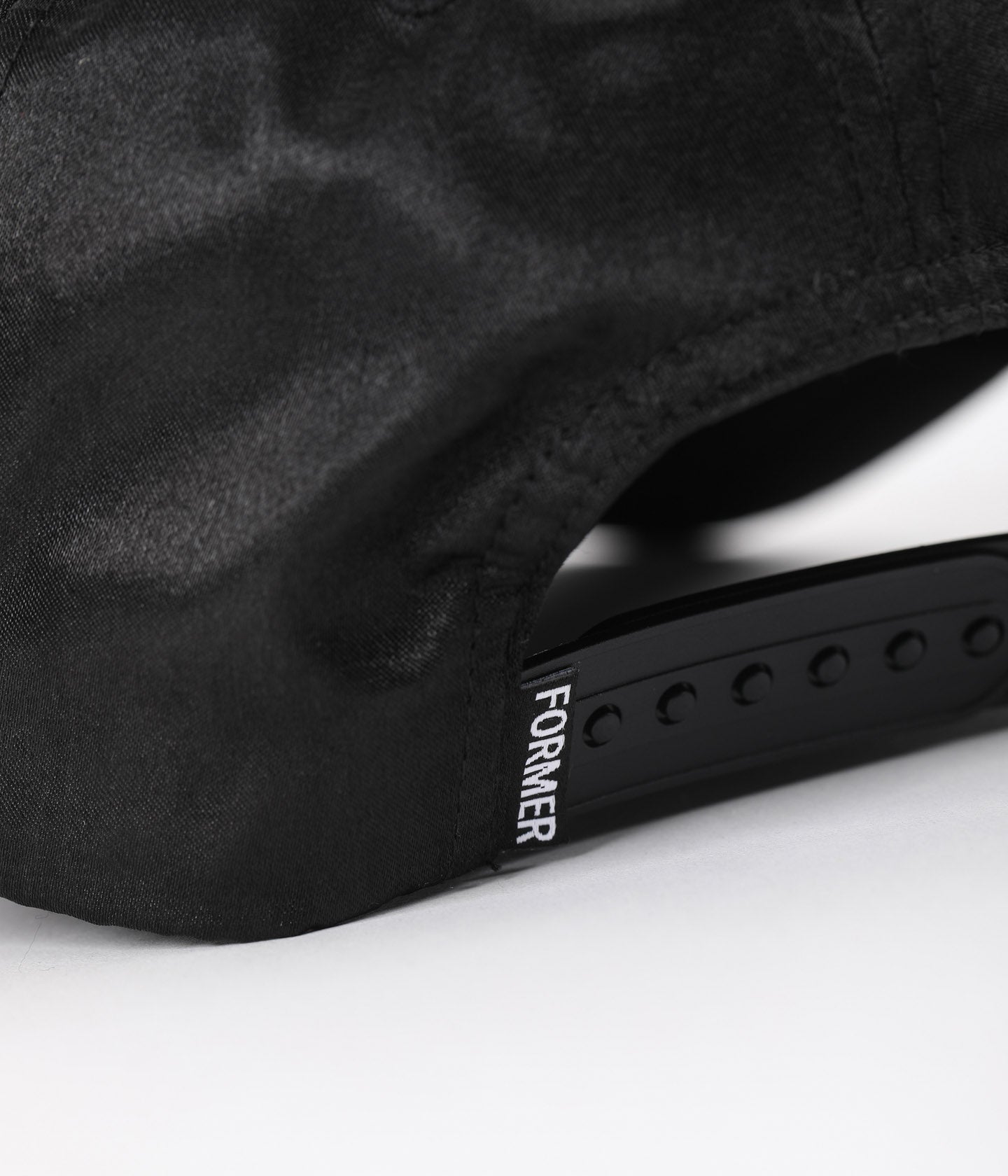 PUNCTURE SATIN CAP // BLACK