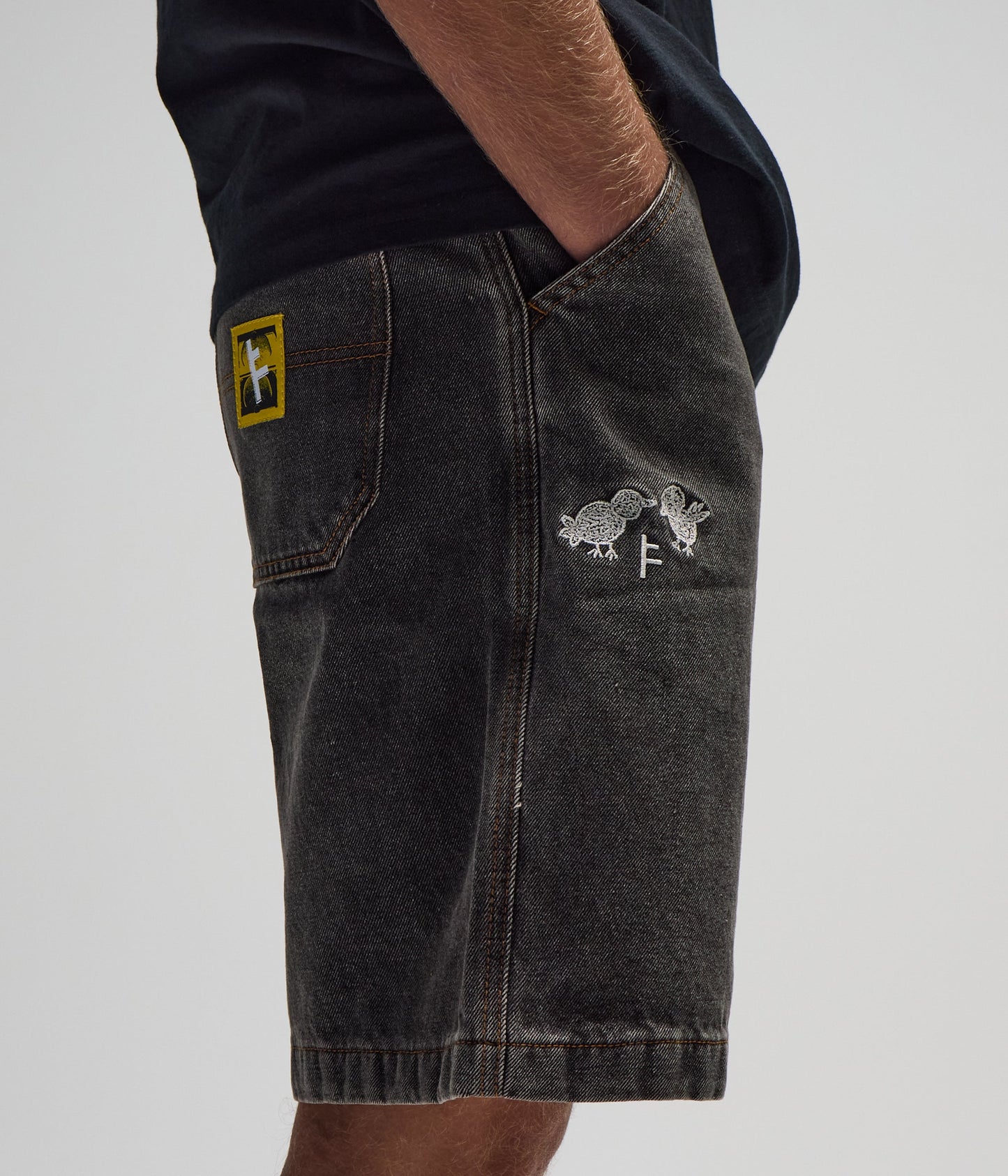 DxD REYNOLDS 21" DENIM WALKSHORT // WASHED BLACK