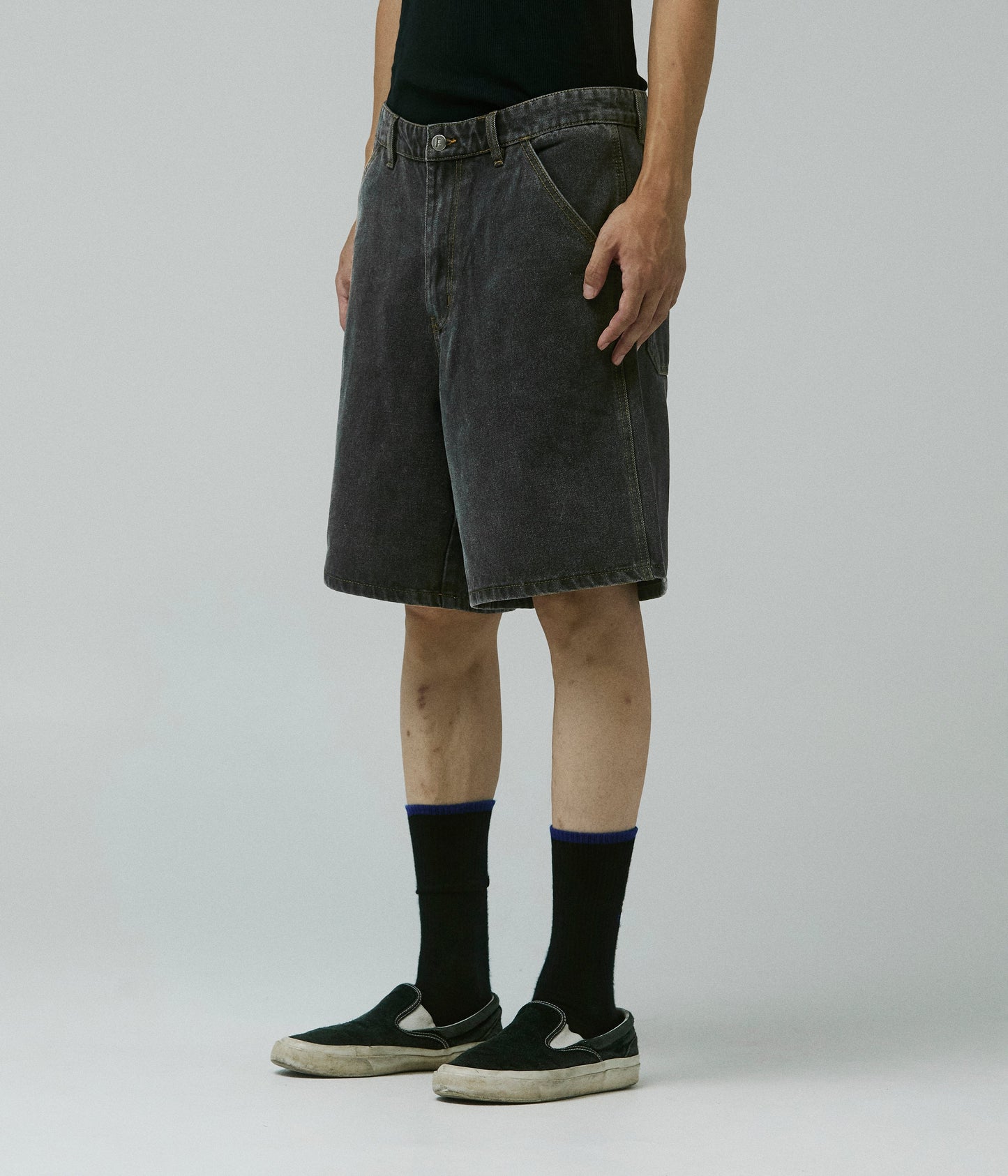 REYNOLDS 21" DENIM WALKSHORT // WASHED BLACK